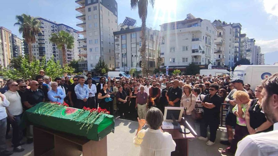 Kongolu Genç Kadından Türk Avukatına Gözüyaşlı Veda