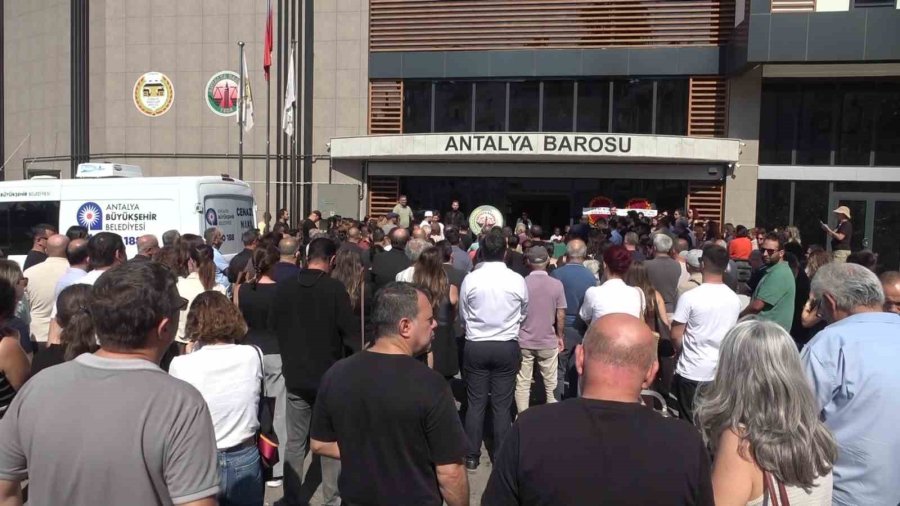 Kongolu Genç Kadından Türk Avukatına Gözüyaşlı Veda