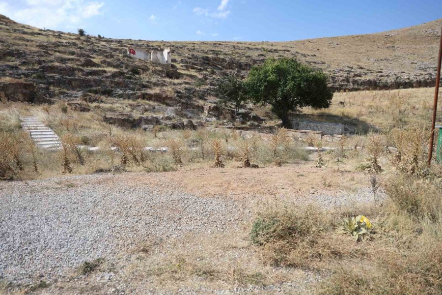 3 Bin 250 Yıl Önce Taşlara Yazılan Tarih, Bugün Hala Okunabiliyor