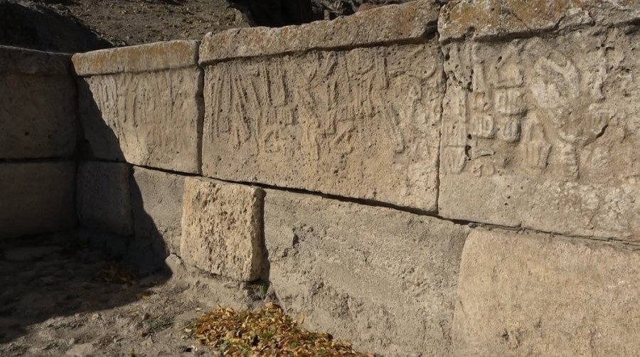 3 Bin 250 Yıl Önce Taşlara Yazılan Tarih, Bugün Hala Okunabiliyor