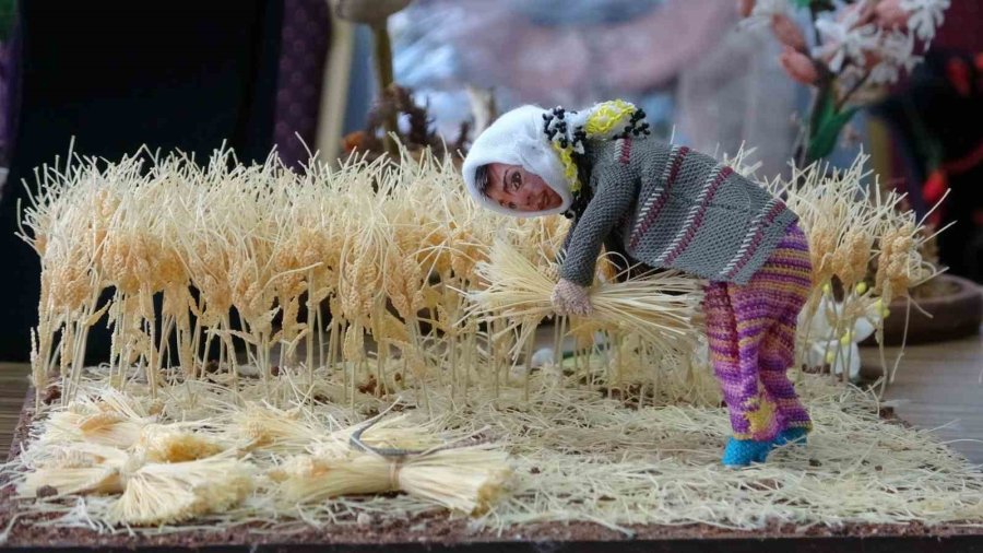 Mersin’de İğne Oyası Sanata Dönüştü: Arıdan Kelebeğe Birçok Figür İlgi Görüyor