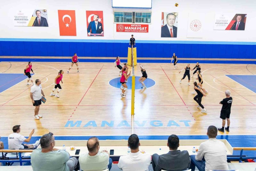 Manavgat Belediyespor Kadın Voleybol Takımı Yeni Sezona Hazırlanıyor