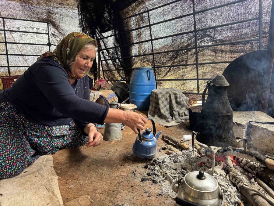 Son Deveci Sarıkeçili: 73 Yaşında Atalarının Geleneğini Yaşatıyor