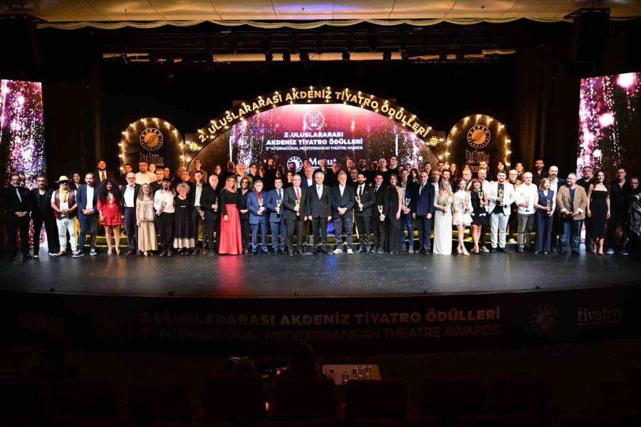 Akdeniz Tiyatro Ödülleri Sahiplerini Buldu