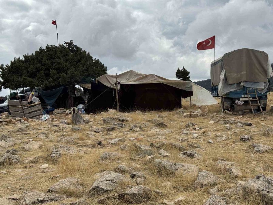 Son Deveci Sarıkeçili: 73 Yaşında Atalarının Geleneğini Yaşatıyor