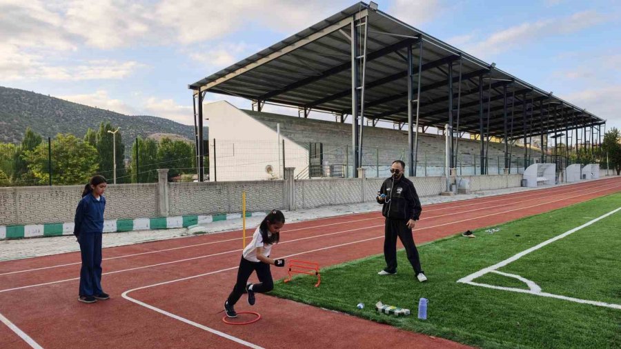 Konya’da Geleceğin Şampiyonları, Gönüllü Antrenör Eşliğinde Yetişiyor