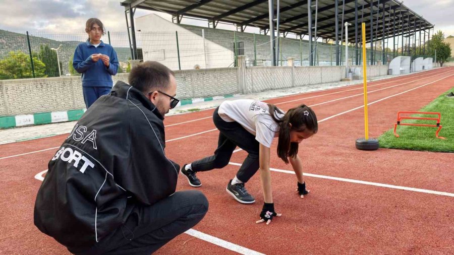 Konya’da Geleceğin Şampiyonları, Gönüllü Antrenör Eşliğinde Yetişiyor