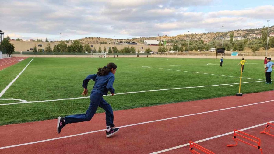 Konya’da Geleceğin Şampiyonları, Gönüllü Antrenör Eşliğinde Yetişiyor