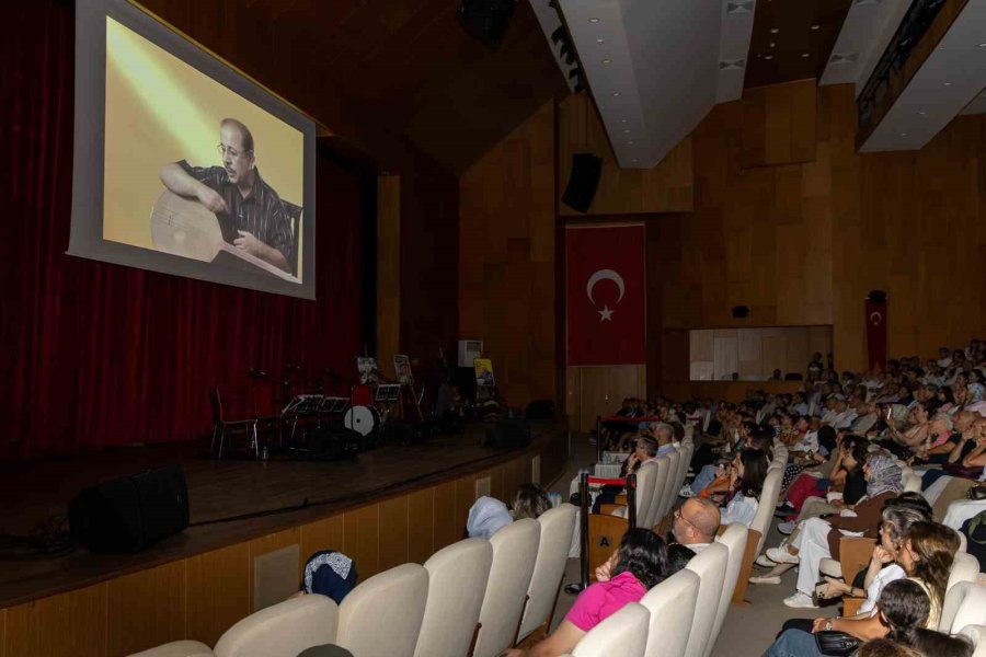 Manavgat’ta Usta Sanatçı Neşet Ertaş’a Duygu Dolu Anma Gecesi