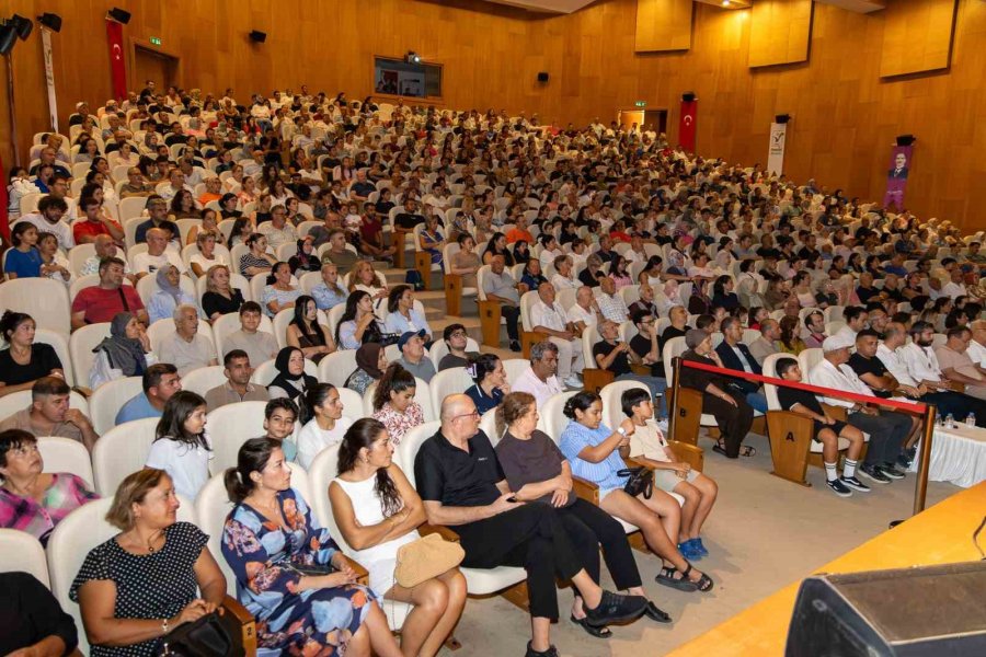Manavgat’ta Usta Sanatçı Neşet Ertaş’a Duygu Dolu Anma Gecesi