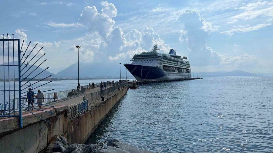 Alanya’ya 9 Ayda 8 Kruvaziyerle 10 Bin 476 Turist Geldi
