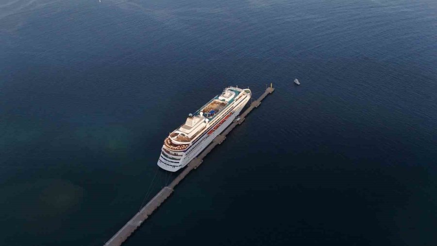 Alanya’ya 9 Ayda 8 Kruvaziyerle 10 Bin 476 Turist Geldi