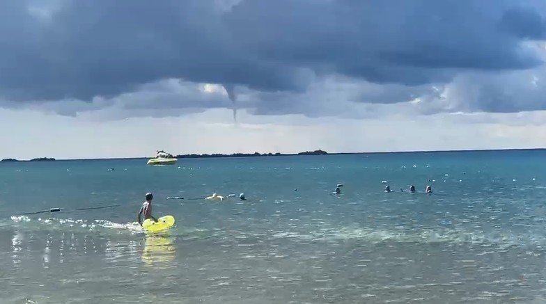 Alanya’da Deniz Üzerinde Dev Hortum