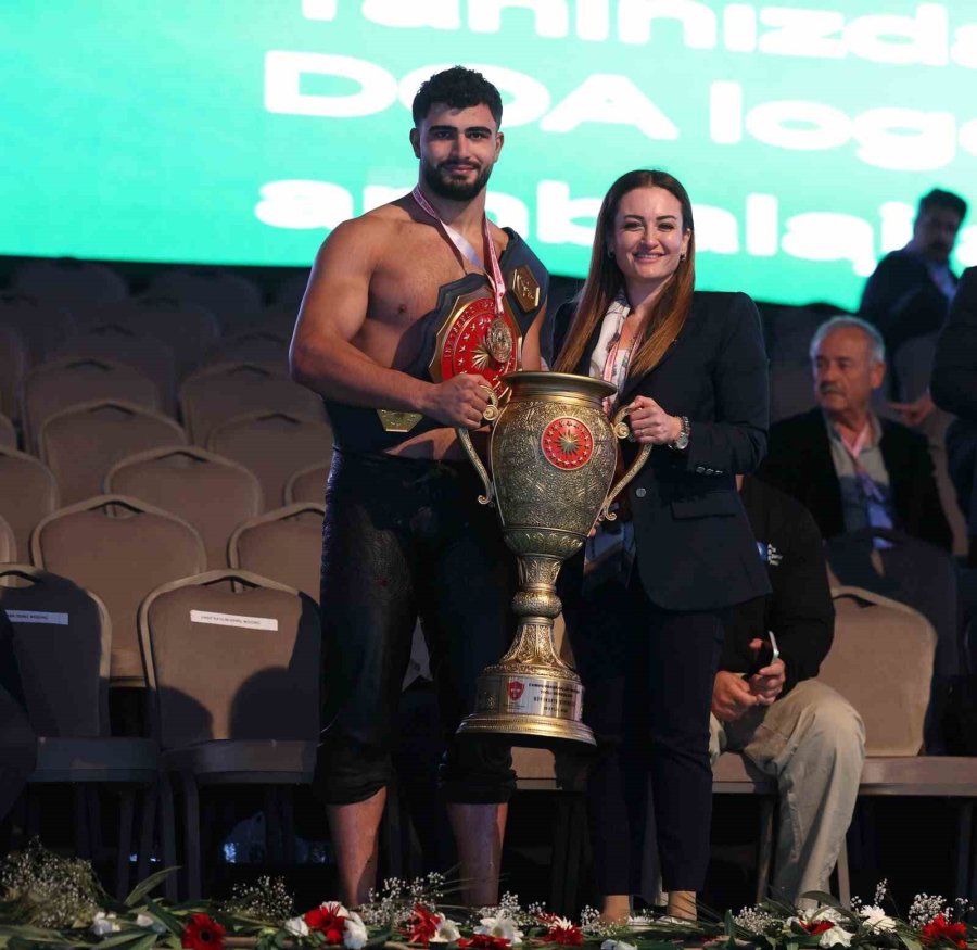 Antalya Büyükşehir Belediyesi, İstanbul’dan 12 Madalya İle Döndü