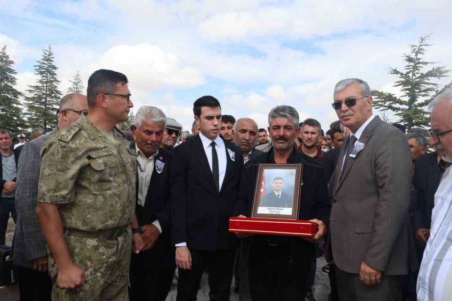 Düğünde İsabet Eden Kurşunla Hayatını Kaybeden Uzman Çavuş Son Yolculuğuna Uğurlandı