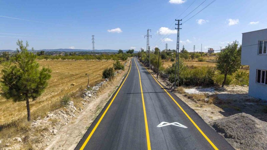Gülnar’da 3 Mahalleyi Birbirine Bağlayan Yol Yenilendi
