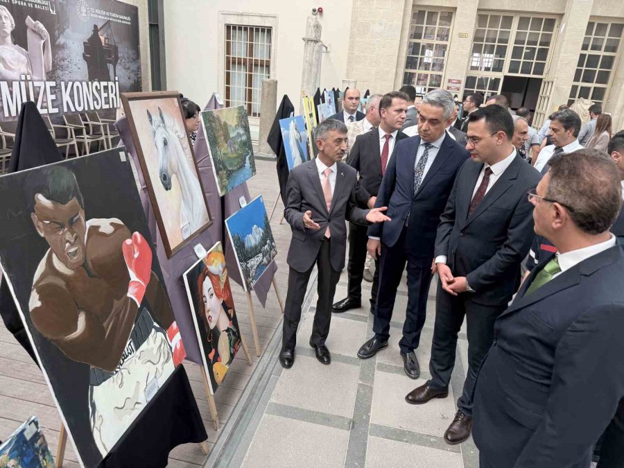 Tarsus’ta Hükümlülerin El Emeği Eserleri Sergilendi