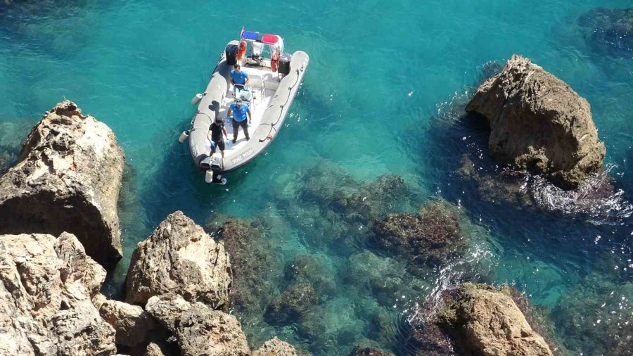 Antalya’da Kayıp Olarak Aranan Kadının Cansız Bedeni 35 Metrelik Falezlerin Dibinde Bulundu