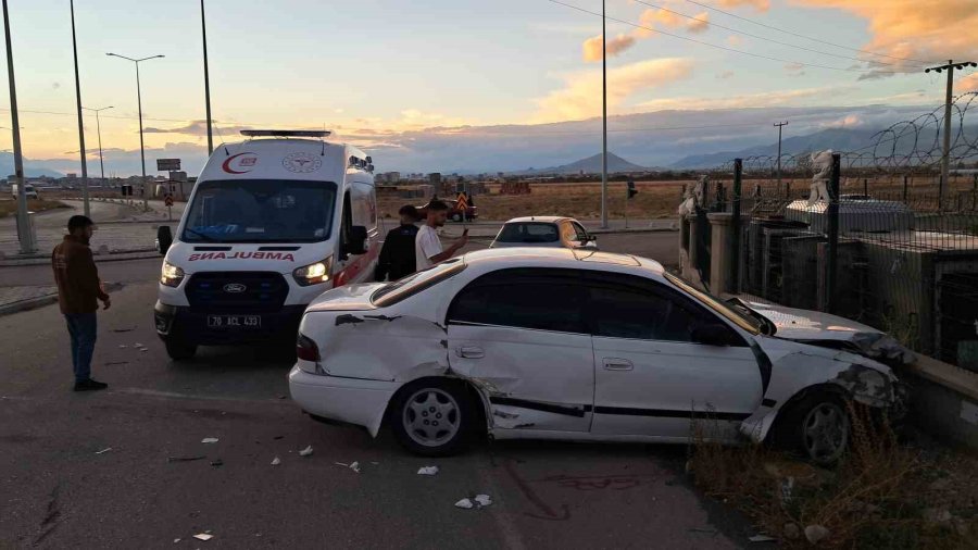 Karaman’da 3 Kişinin Yaralandığı Kaza Kamerada