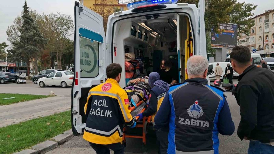 Karaman’da Otomobil İle Elektrikli Bisiklet Çarpıştı: 83 Yaşındaki Sürücü Yaralandı