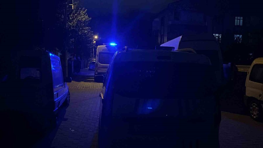 22 Yaşındaki Genç Otomobilin Arka Koltuğunda Ölü Bulundu