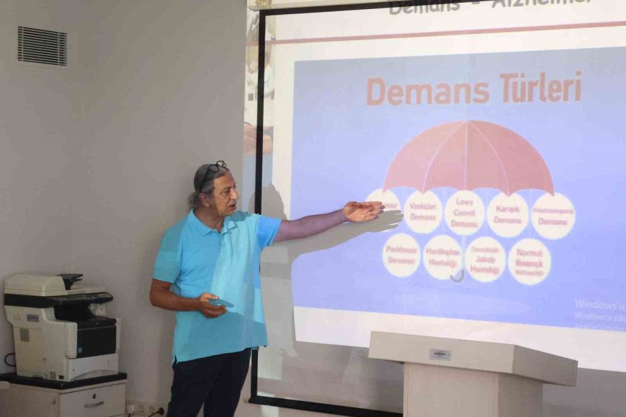 Mavi Ev, Alzheimer Hastaları Ve Yakınlarına Moral Oluyor