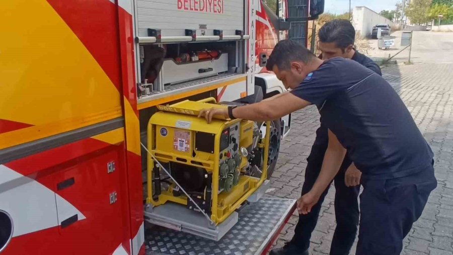 Manavgat İtfaiyesine 42 Metre Merdivenli Ve Çok Maksatlı 2 Yeni Araç