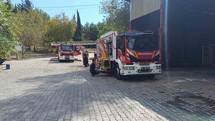 Manavgat İtfaiyesine 42 Metre Merdivenli Ve Çok Maksatlı 2 Yeni Araç