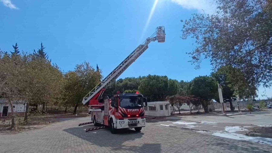Manavgat İtfaiyesine 42 Metre Merdivenli Ve Çok Maksatlı 2 Yeni Araç