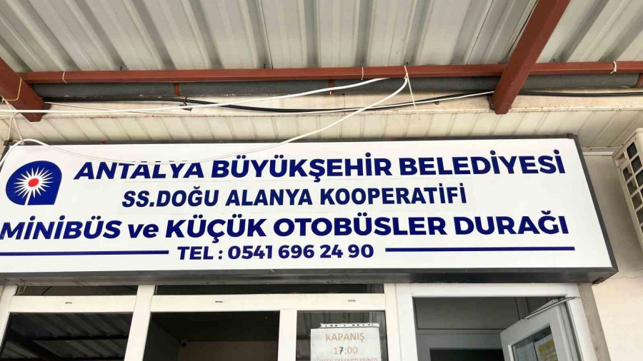 Gelen Şikayetler Üzerine Yaşlı Adam Kılığına Girip Halk Otobüslerini Denetledi