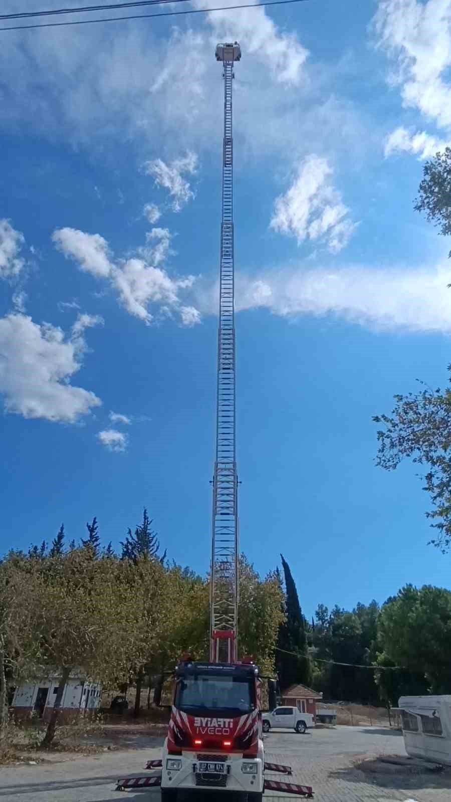Manavgat İtfaiyesine 42 Metre Merdivenli Ve Çok Maksatlı 2 Yeni Araç