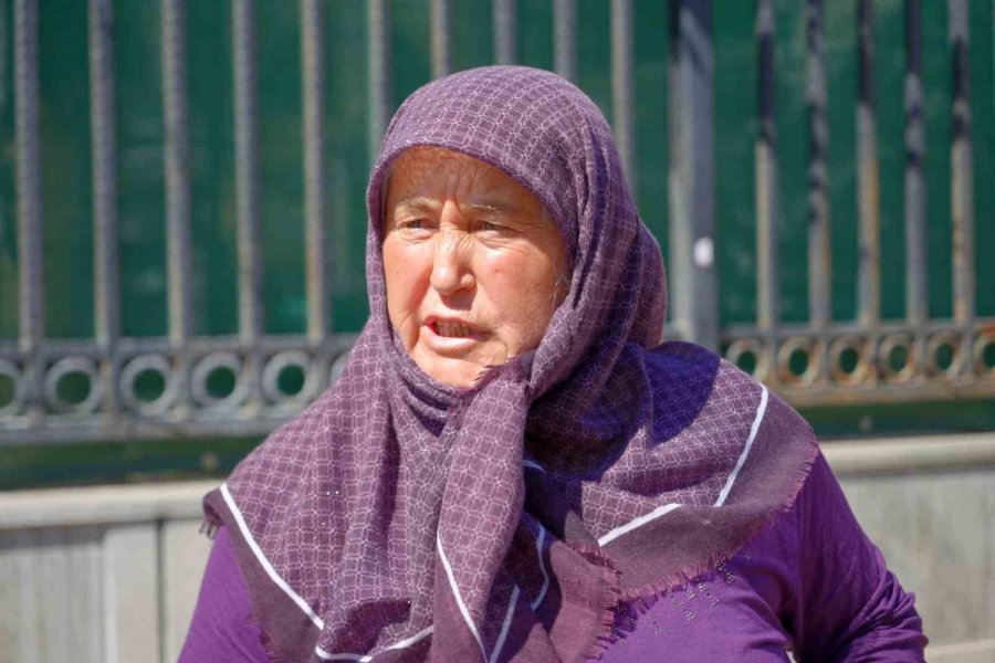 Ev Beklerken Birikimlerinden Oldular Soluğu Adliyede Aldılar