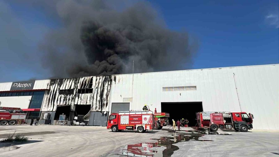 Mersin’de Fabrika Yangını