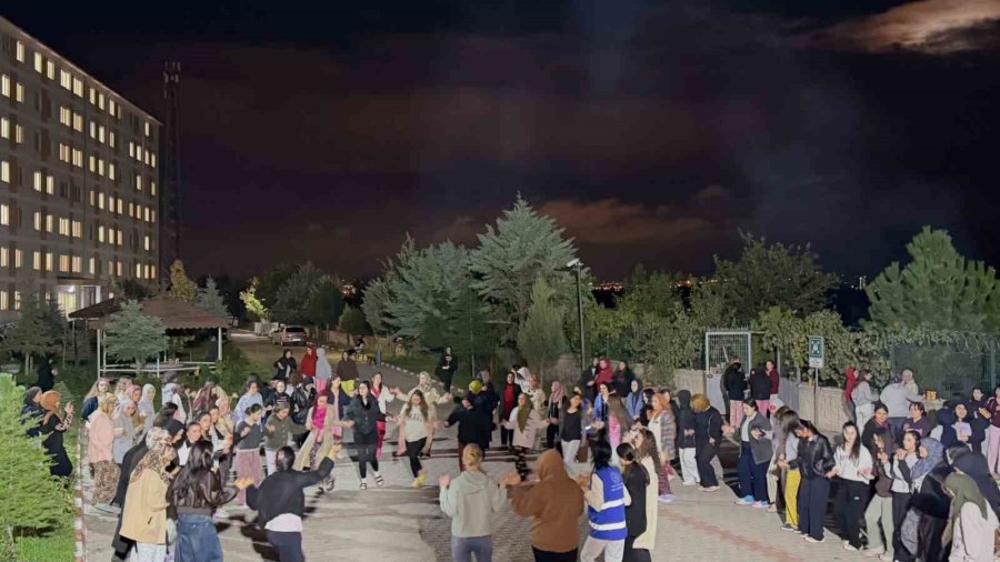 Nöhü Öğrencileri "hoş Geldiniz" Buluşmasında Bir Araya Geldi