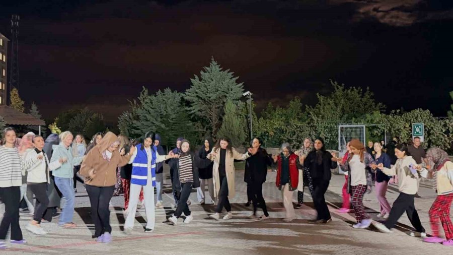 Nöhü Öğrencileri "hoş Geldiniz" Buluşmasında Bir Araya Geldi