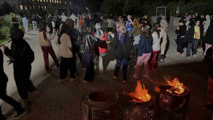 Nöhü Öğrencileri "hoş Geldiniz" Buluşmasında Bir Araya Geldi