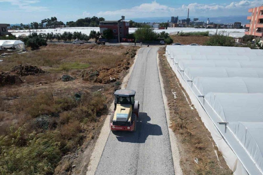 Akdeniz’de Yol Çalışmaları Hız Kesmeden Sürüyor
