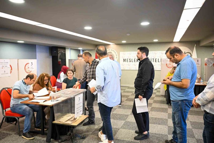 Antalya Ticaret Borsası’nda Seçimin İlk Turu Tamamlandı