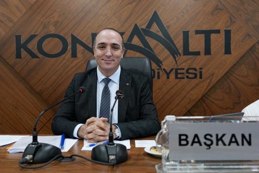 Chp’den İstifa Eden Konyaaltı Belediye Başkanı Kotan’ın Katıldığı Meclis Toplantısında Gerginlik Yaşandı