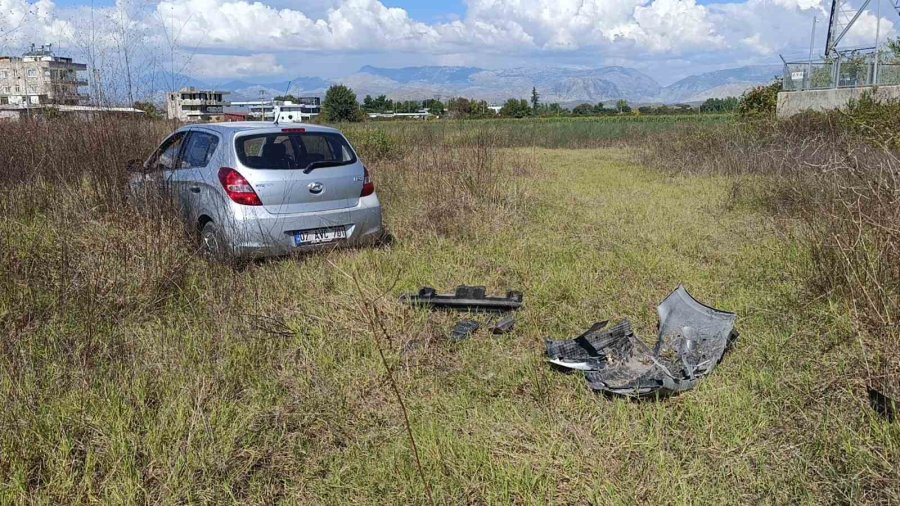 Tarlaya Uçan Otomobilden Burnu Bile Kanamadan Çıktı