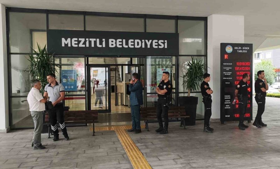 Gözaltına Alınan Mezitli Belediye Başkanı Tuncer Hakkında Dikkat Çeken İddialar
