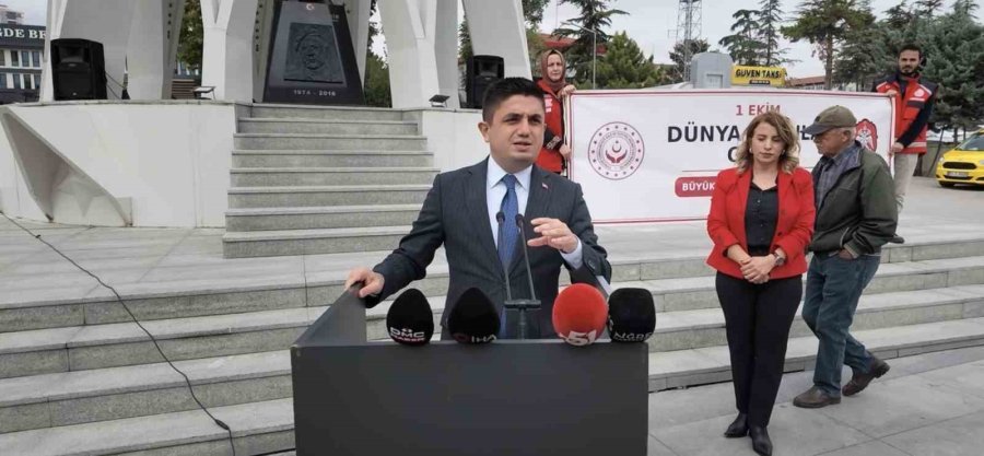 Niğdeliler, Dünya Yaşlılar Günü’nde Yürüdü