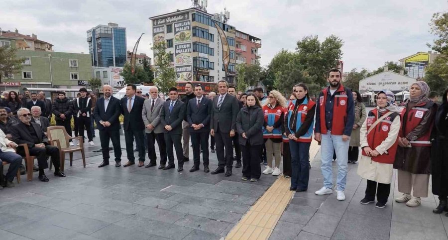 Niğdeliler, Dünya Yaşlılar Günü’nde Yürüdü