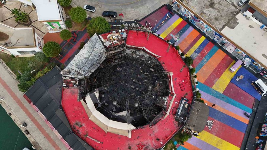 Alanya’da Alev Alev Yanan Eğlence Mekanı Küle Döndü