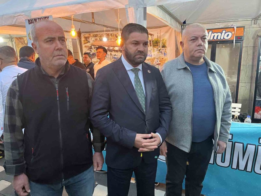 Gümüşler Belediye Başkanı Uzan’dan "branda" Tepkisi