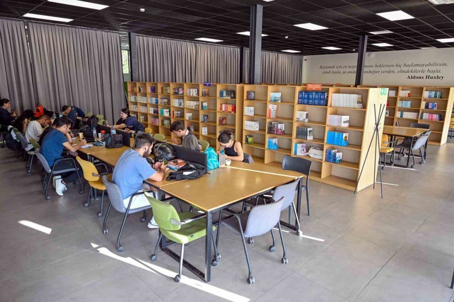 Mersin’de Üniversite Öğrencilerine Çok Yönlü Destek