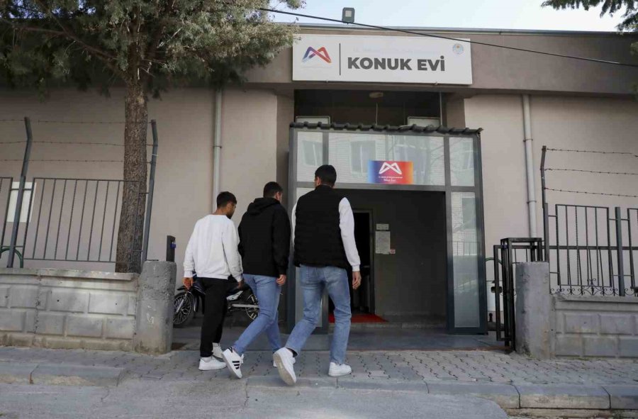 Mersin’de Üniversite Öğrencilerine Çok Yönlü Destek
