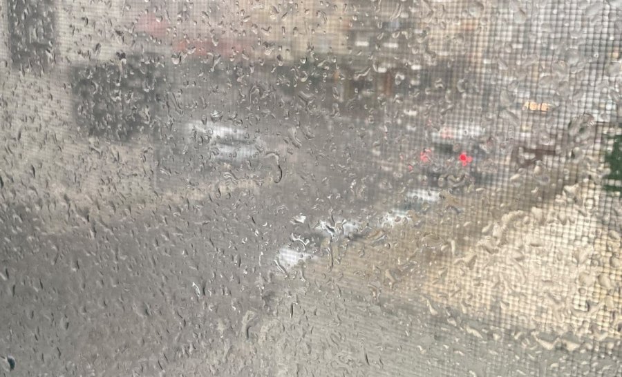 Mersin’de Yağış Etkili Oluyor