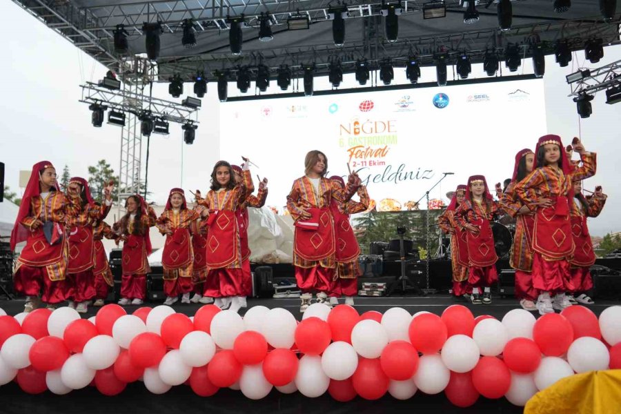 Niğde’de 6. Gastronomi Festivali Kortej Yürüyüşüyle Başladı