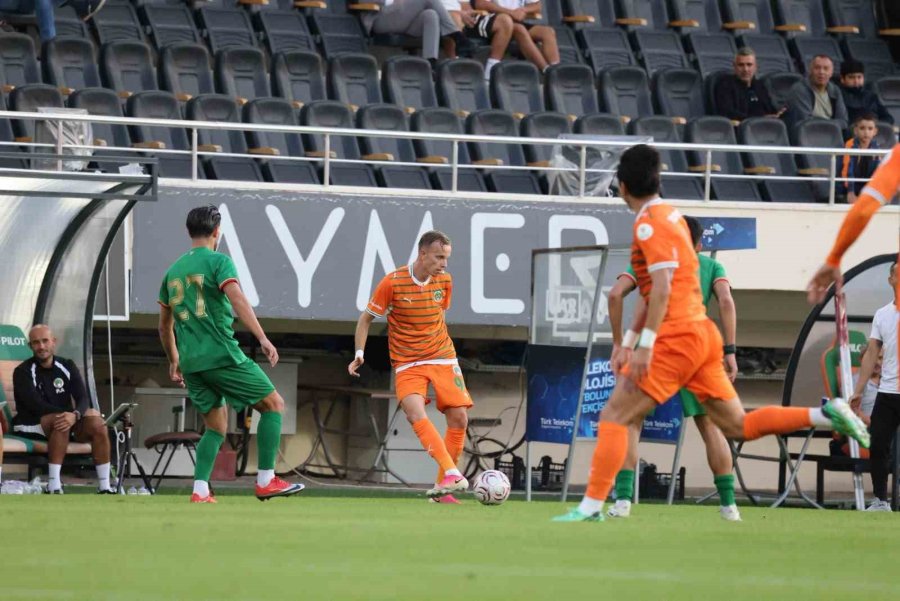Alanyaspor, Amed Sportif Faaliyetler’i 4-0 Mağlup Etti